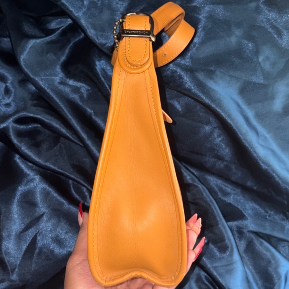 Sportscoach Tan Leather Shoulder Bag - Picture 4 of 17